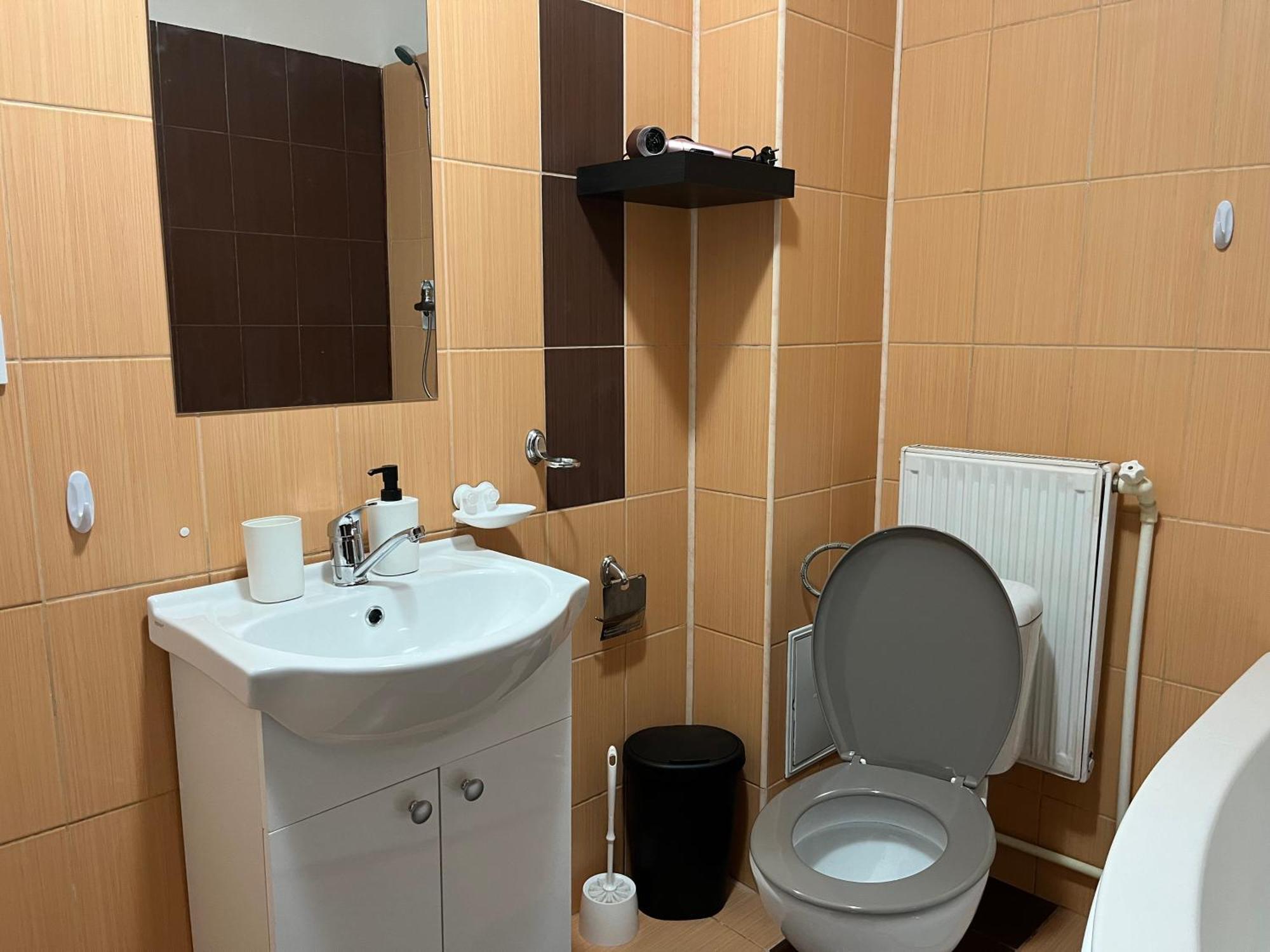 Steve Rooms Iasi Eksteriør bilde